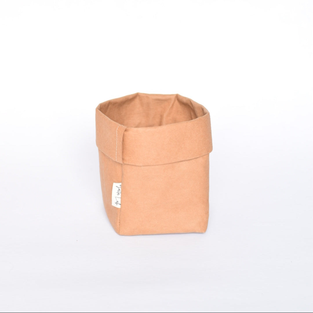 Small washable paper basket in cognac – Gaita Lab